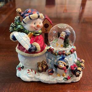 Christmas Mini Snow Globe  Figurine Snowman Penguins